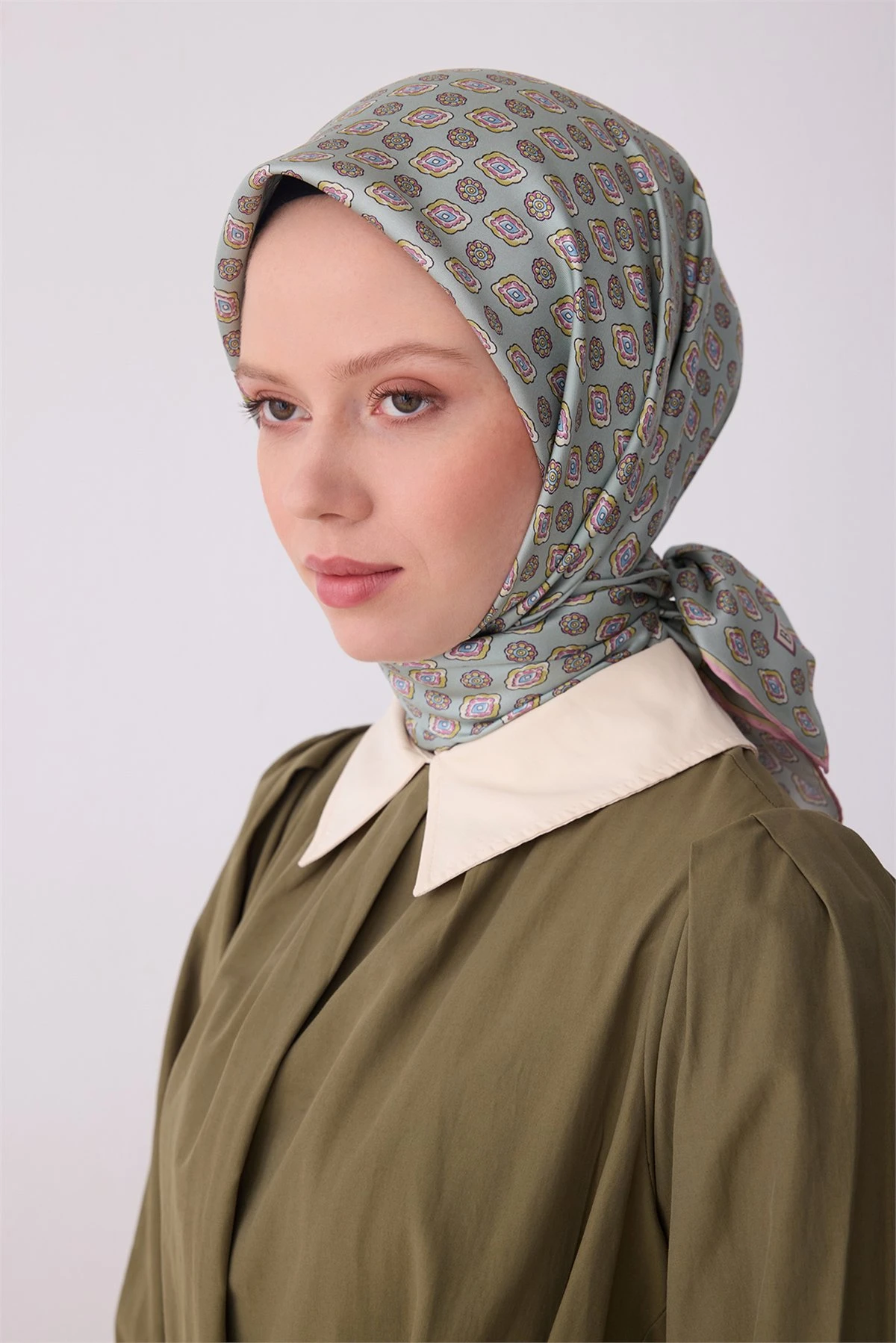 34 Belli Twill İpek Eşarp 4308D