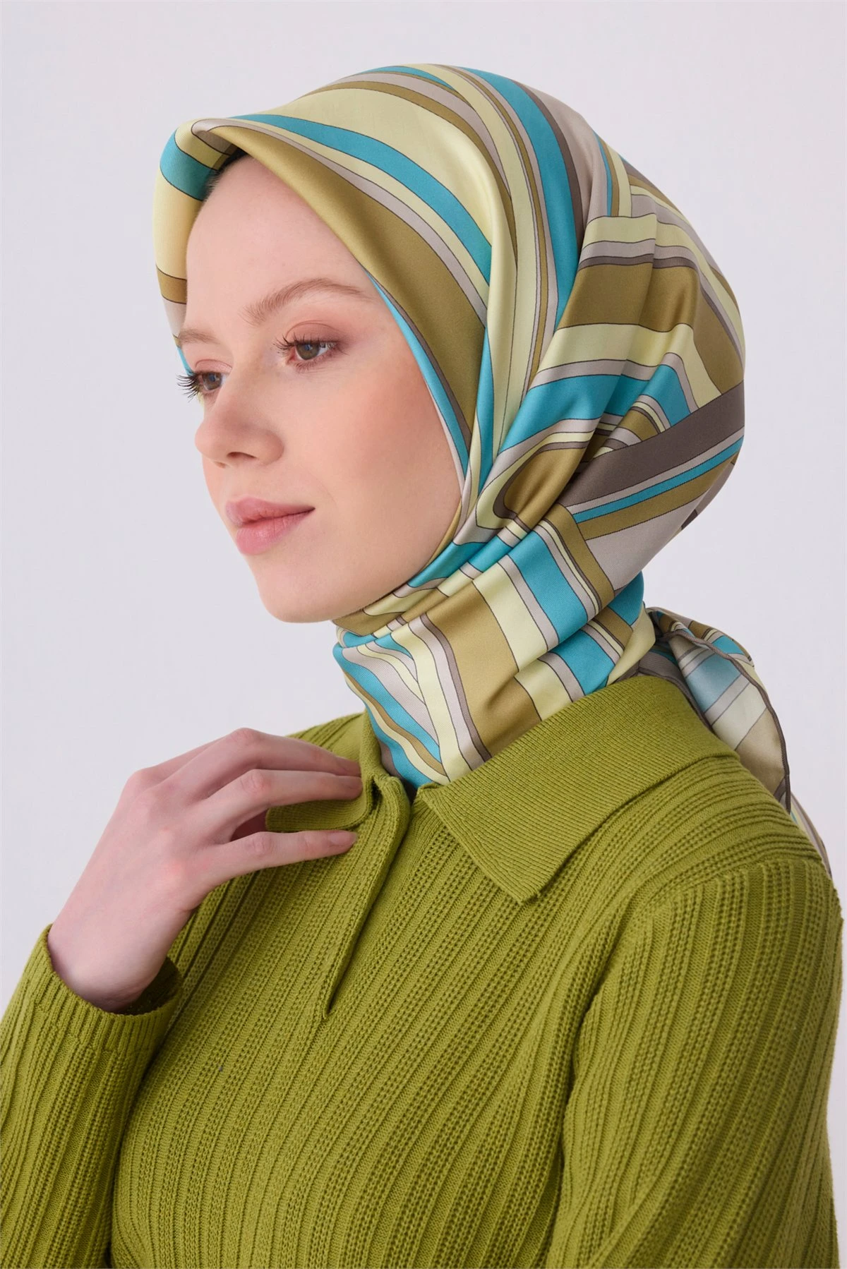 34 Belli Twill İpek Eşarp 4311D