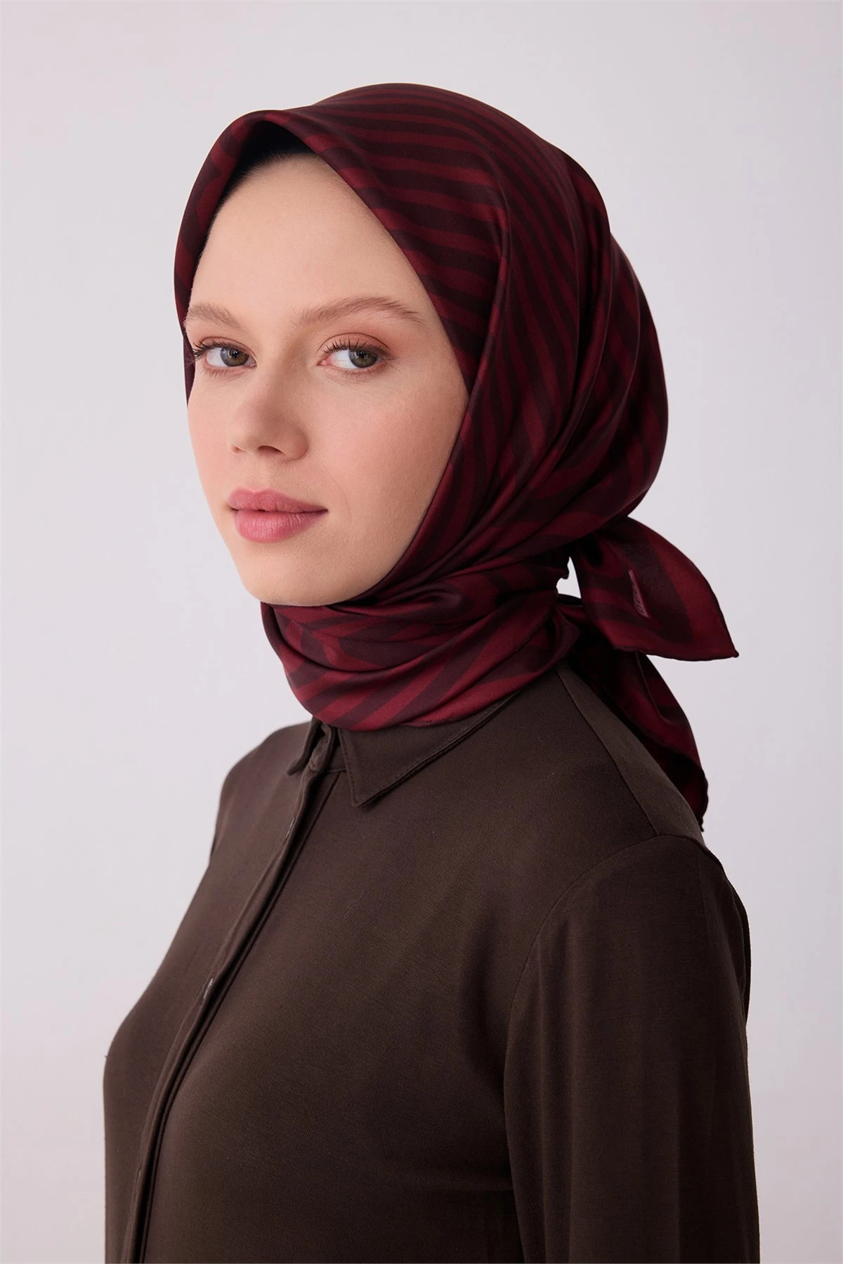 51 Belli Twill İpek Eşarp 4325D