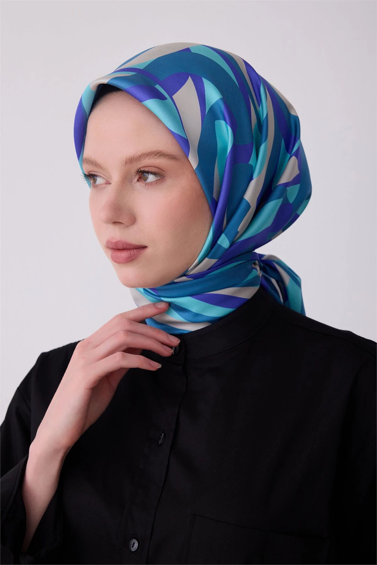 51 Belli Twill İpek Eşarp 4327D