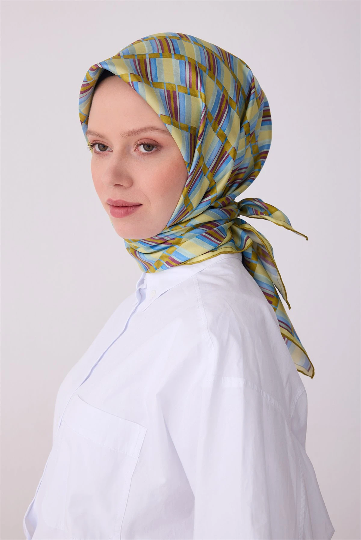 52 Belli Twill İpek Eşarp 4302D