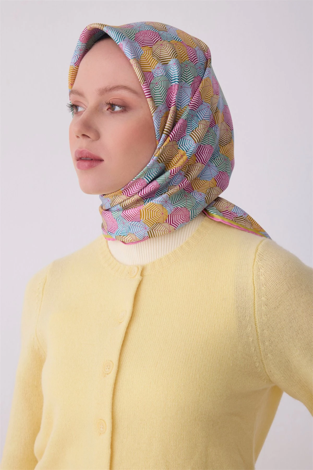 52 Belli Twill İpek Eşarp 4313D