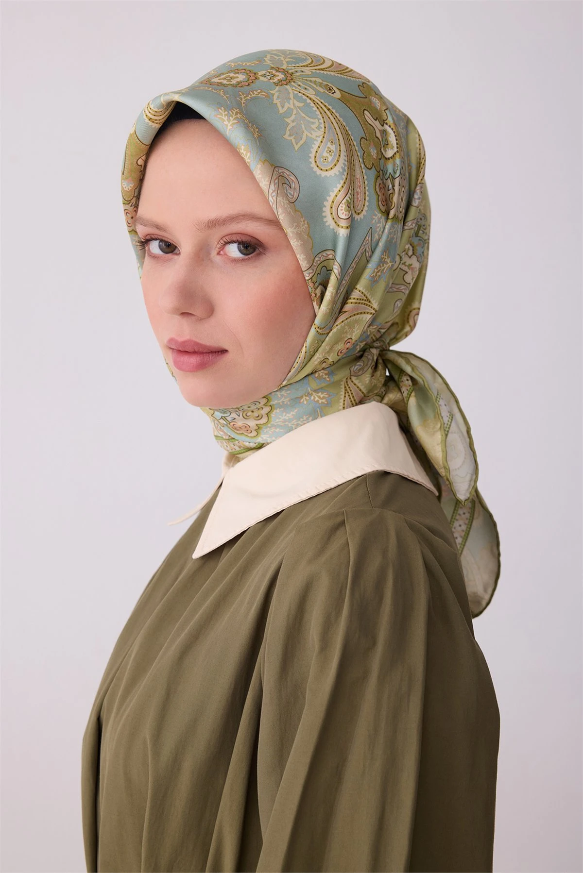 53 Belli Twill İpek Eşarp 4304D