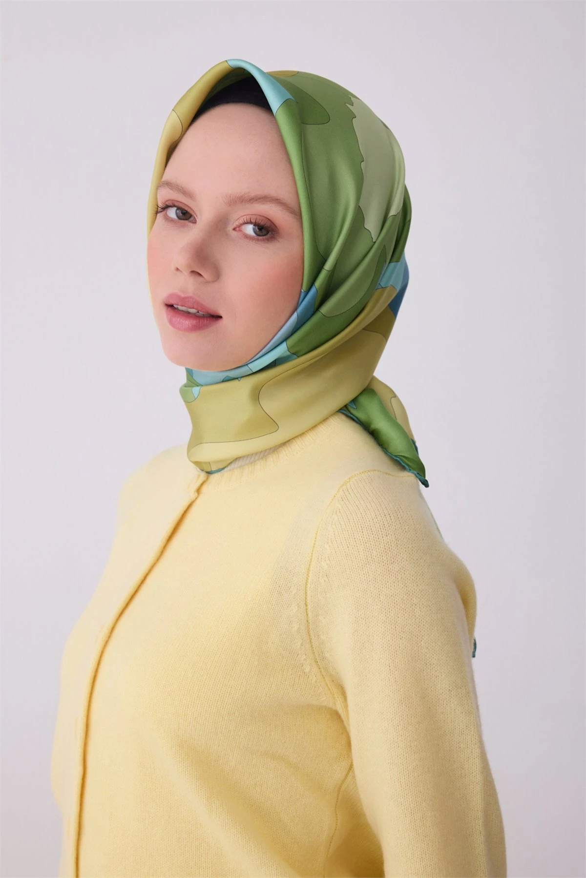 53 Belli Twill İpek Eşarp 4306D