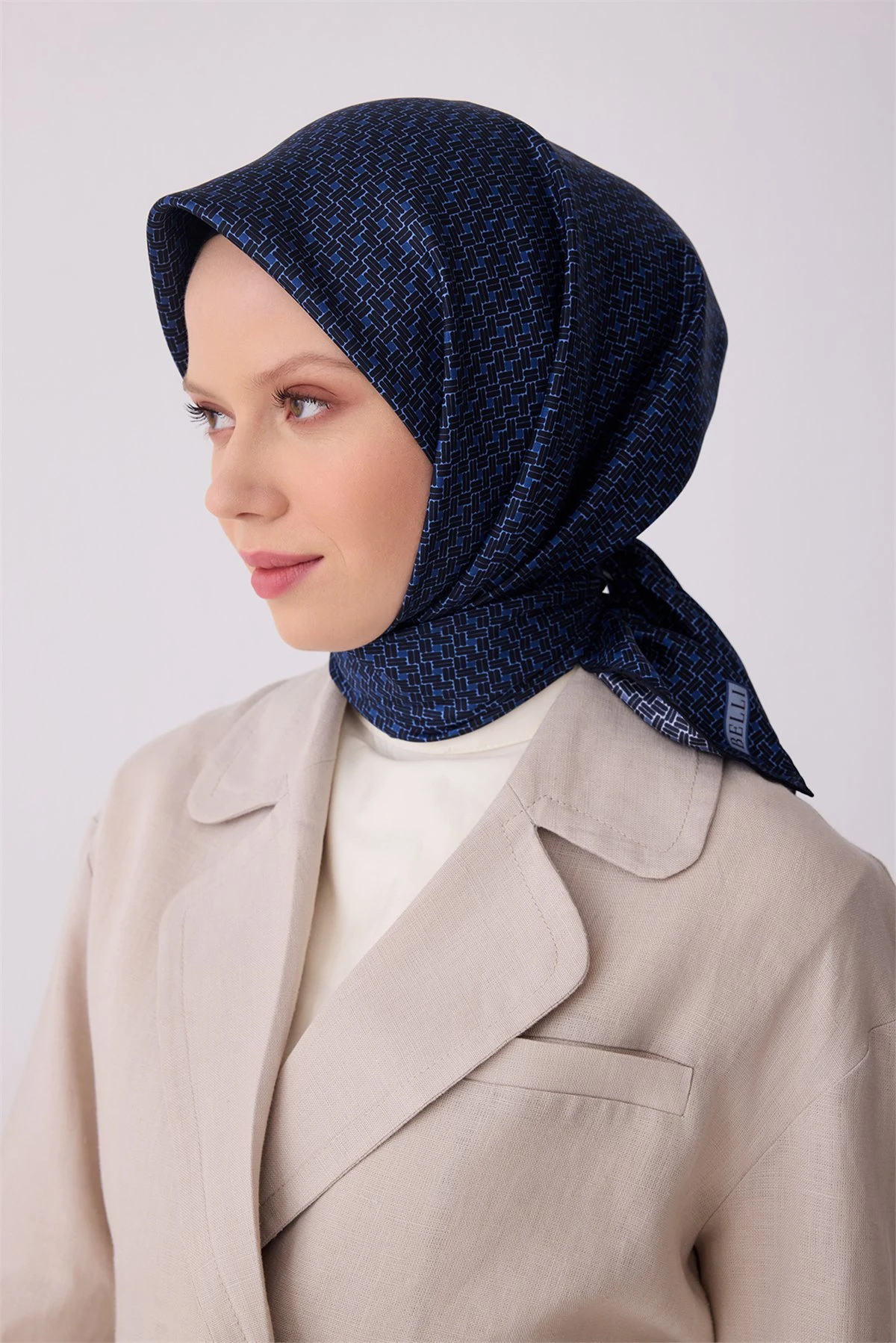 53 Belli Twill İpek Eşarp 4317D