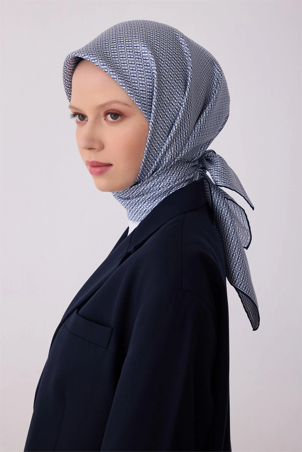 56 Belli Twill İpek Eşarp 4321D