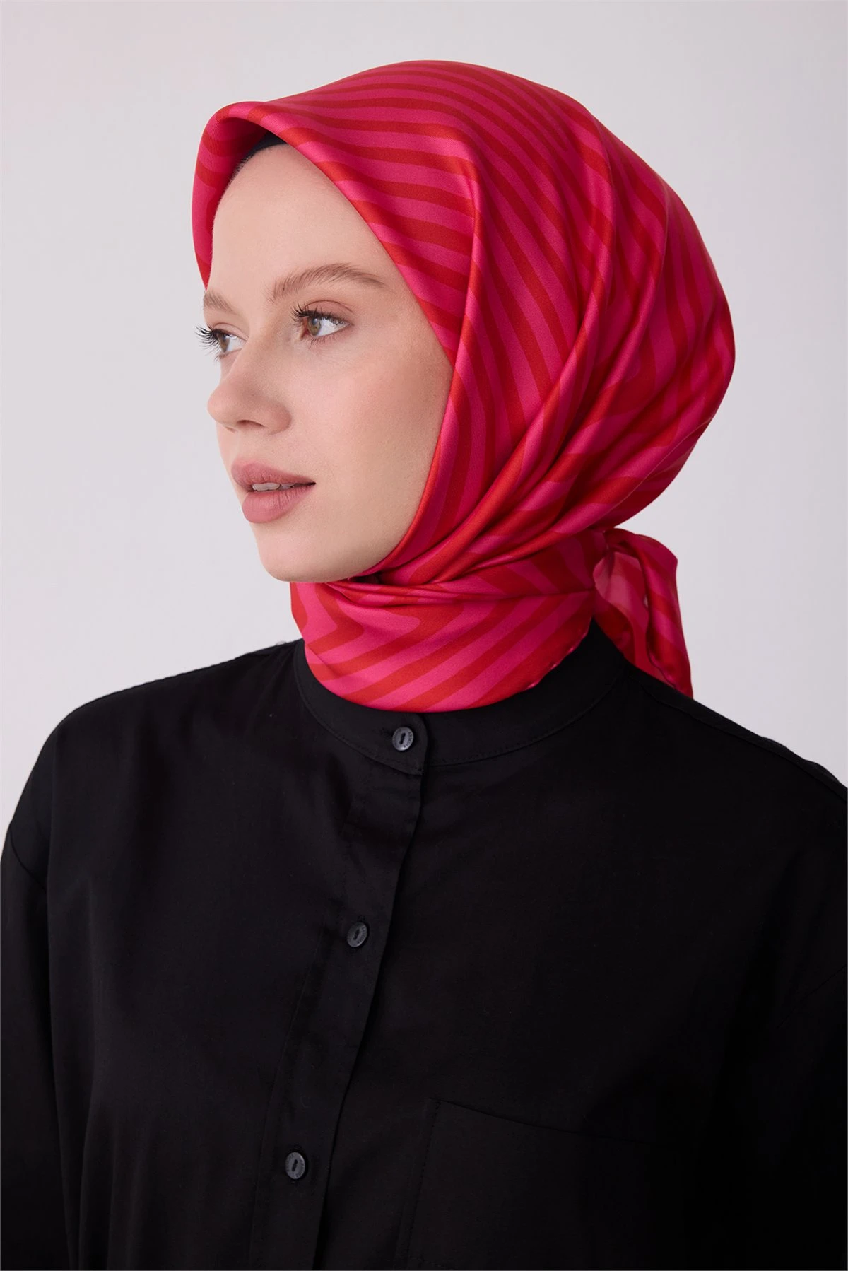 57 Belli Twill İpek Eşarp 4325D