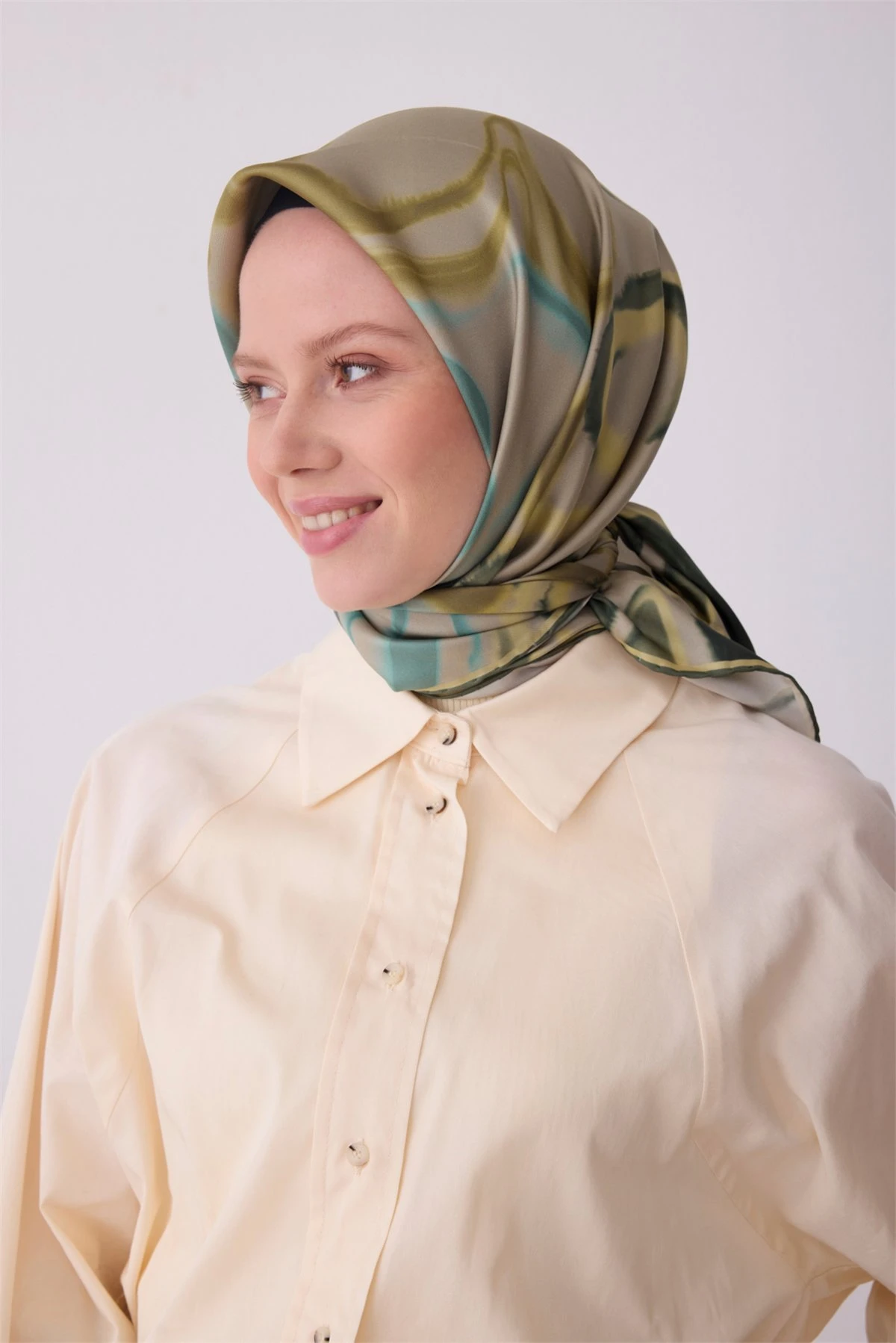 80 Belli Twill İpek Eşarp 4301D