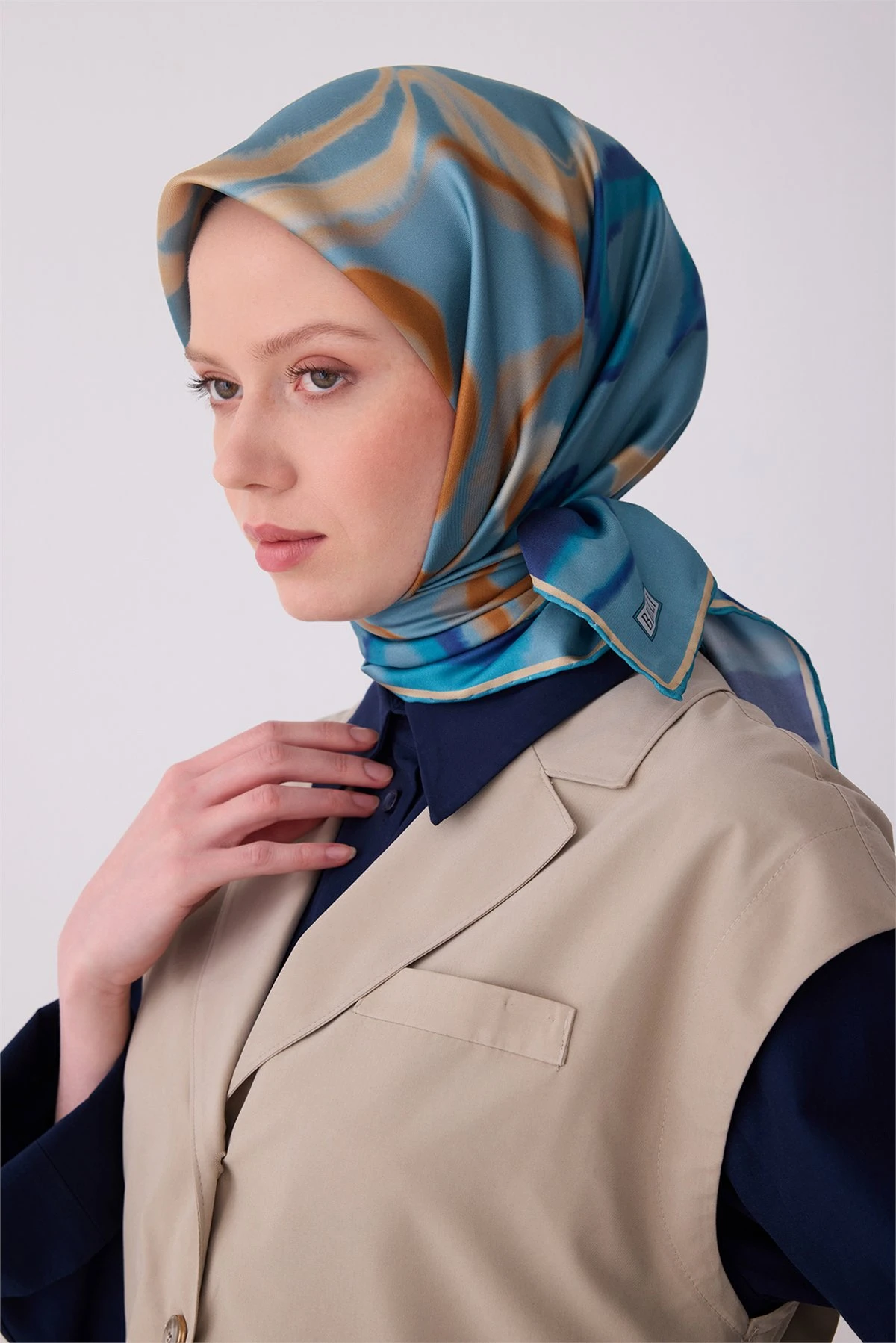 81 Belli Twill İpek Eşarp 4301D