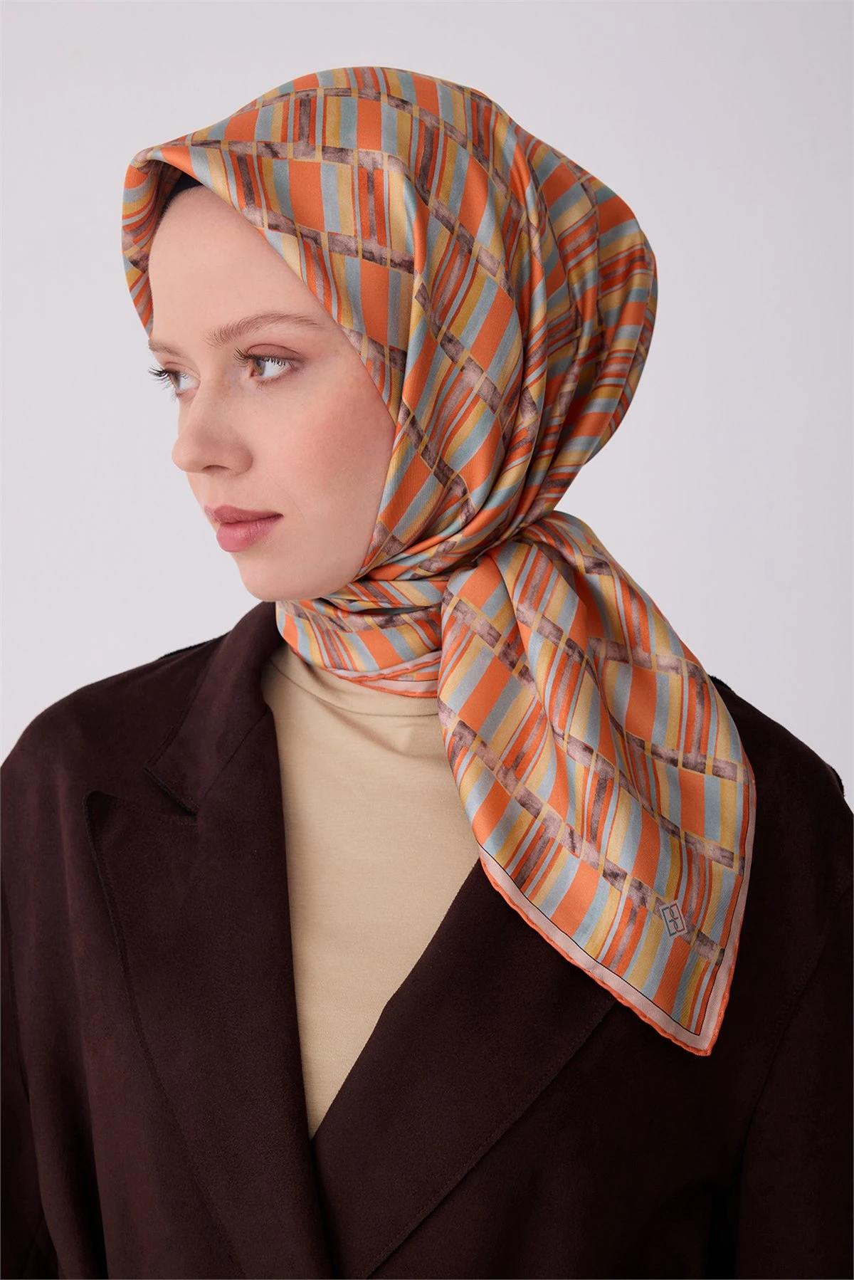 81 Belli Twill İpek Eşarp 4302D