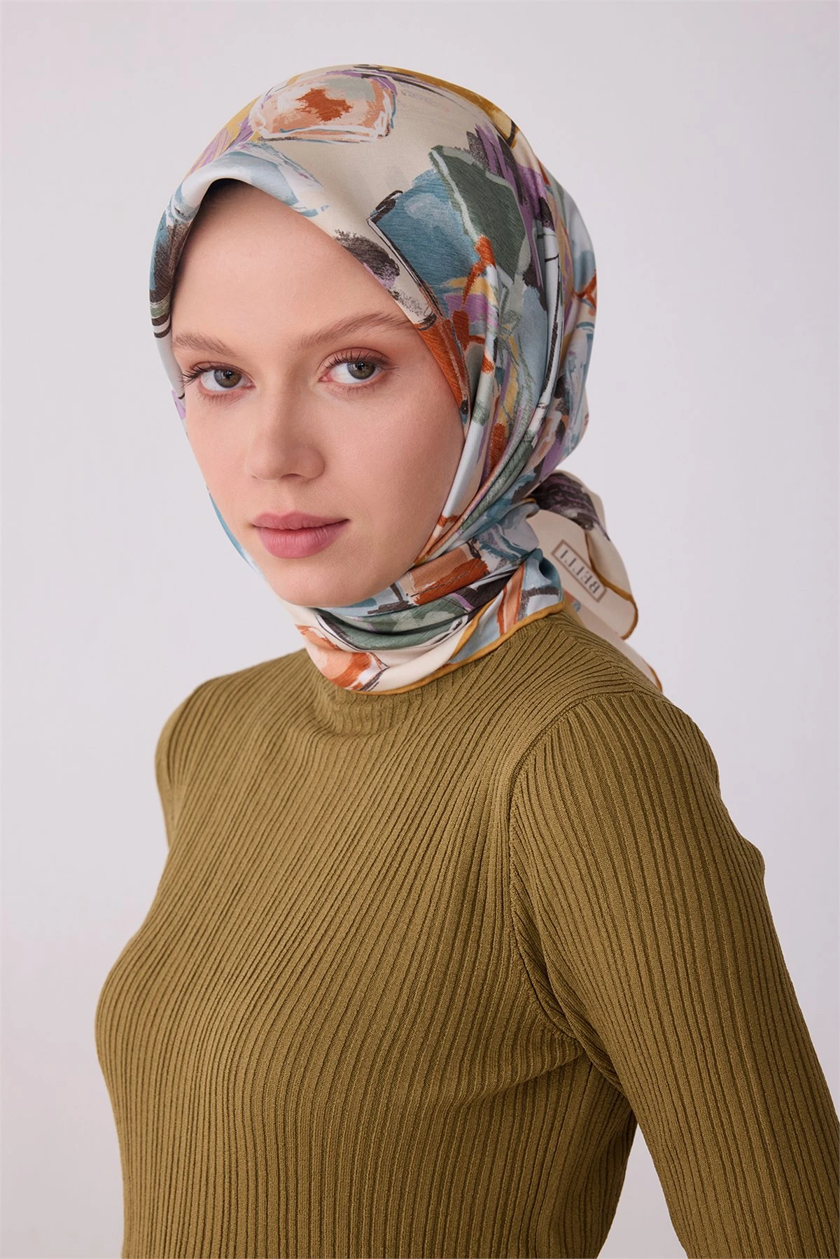 81 Belli Twill İpek Eşarp 4310D