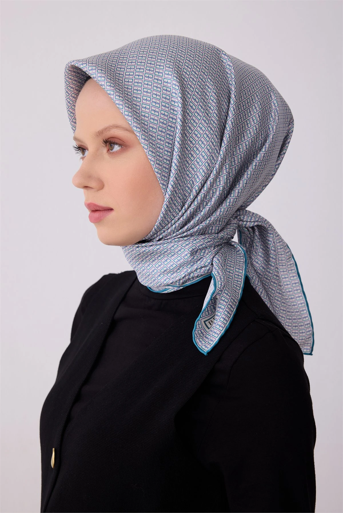 81 Belli Twill İpek Eşarp 4321D