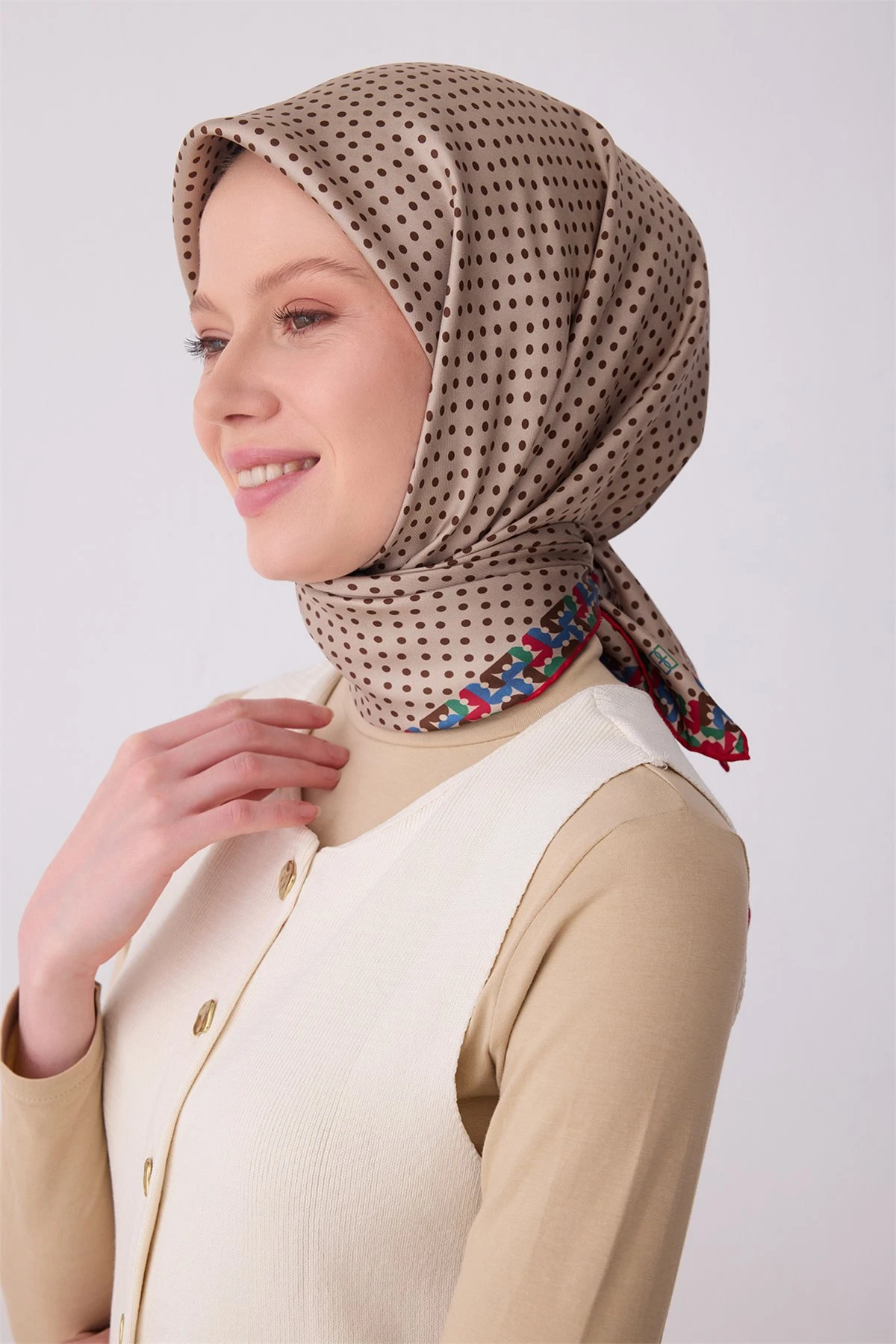 81 Belli Twill İpek Eşarp 4326D