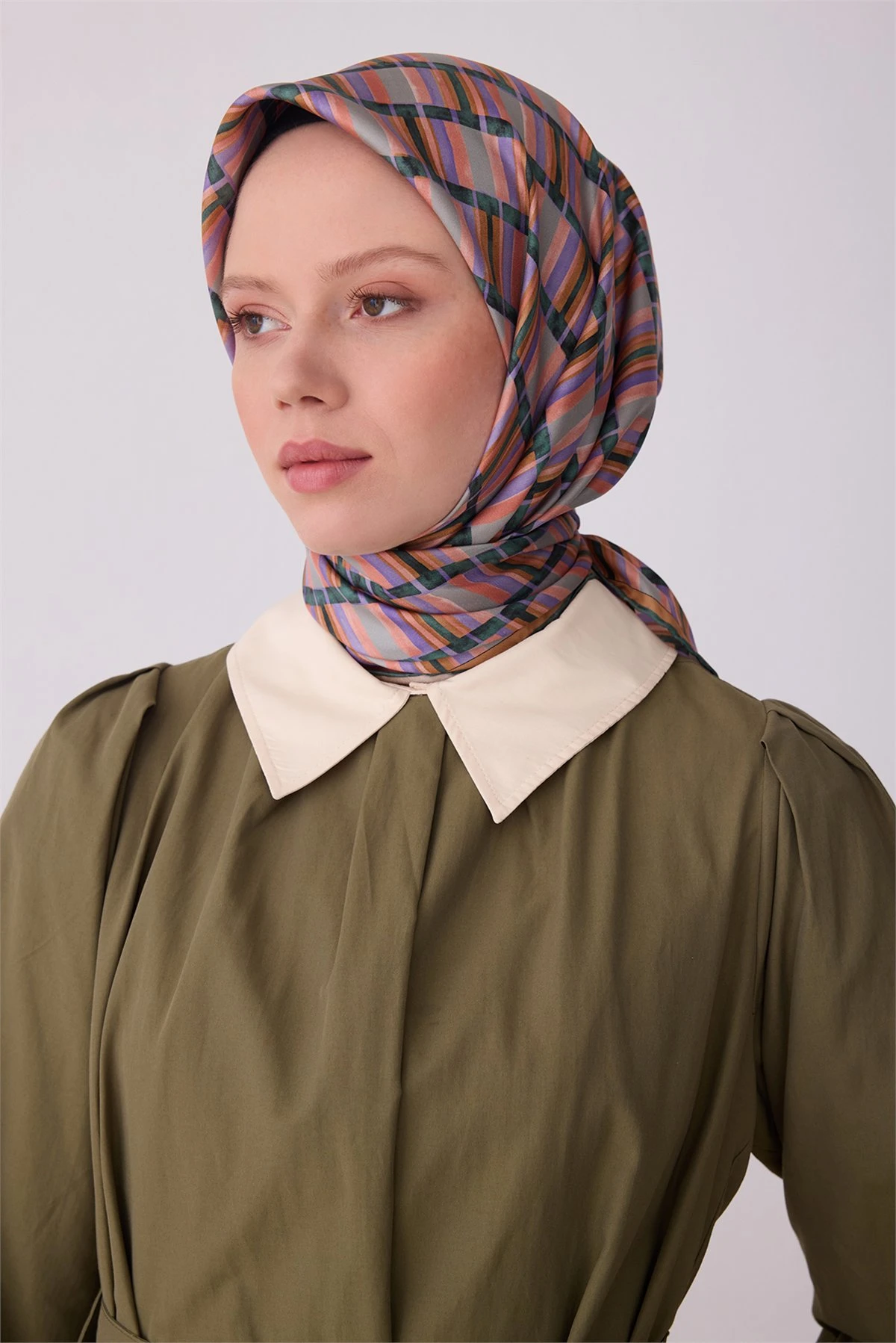 82 Belli Twill İpek Eşarp 4302D