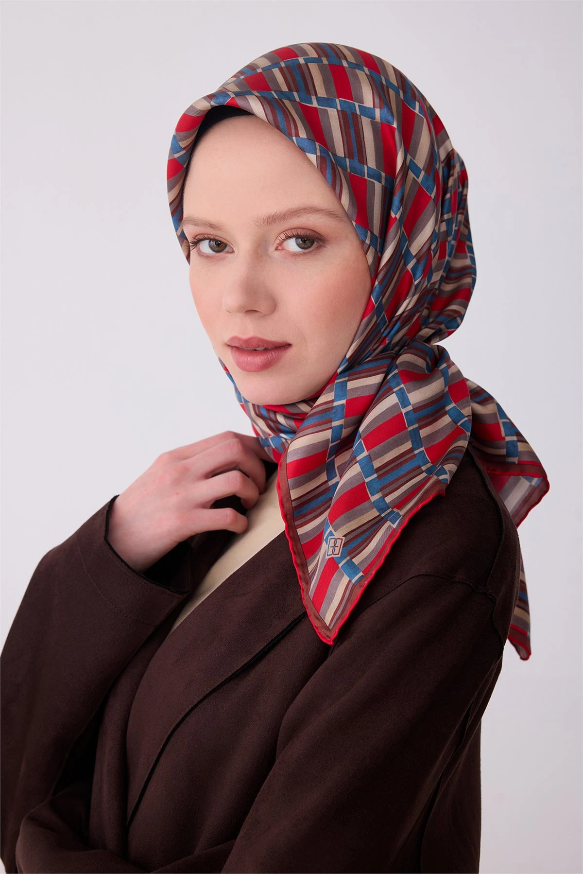 83 Belli Twill İpek Eşarp 4302D