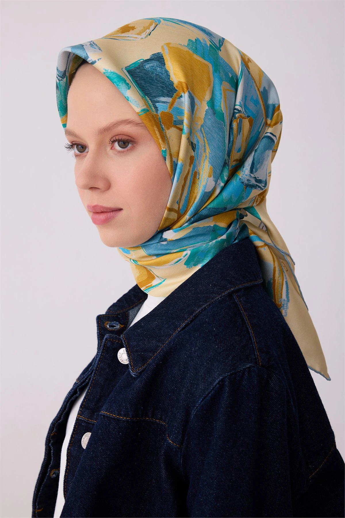 83 Belli Twill İpek Eşarp 4310D