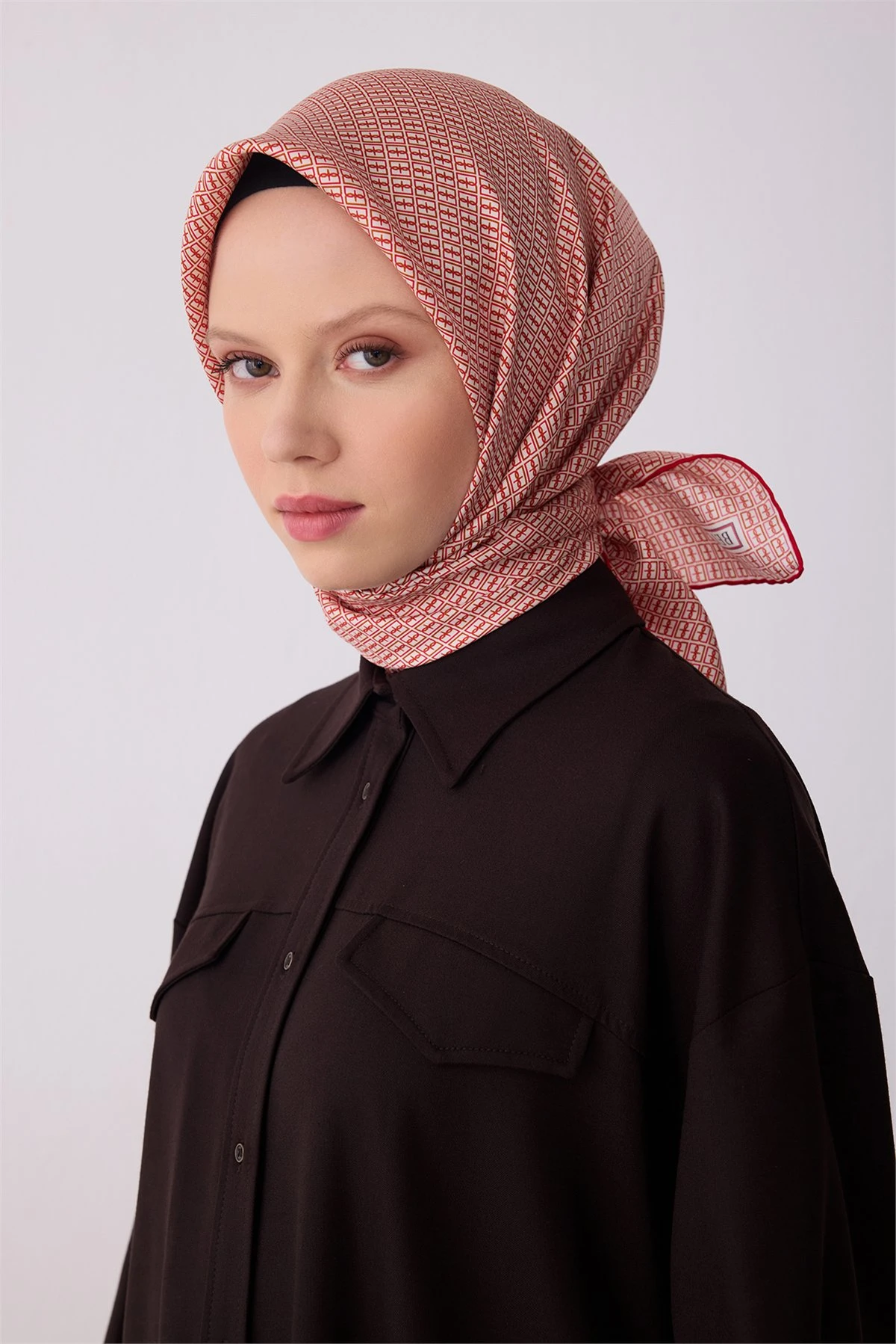 83 Belli Twill İpek Eşarp 4321D