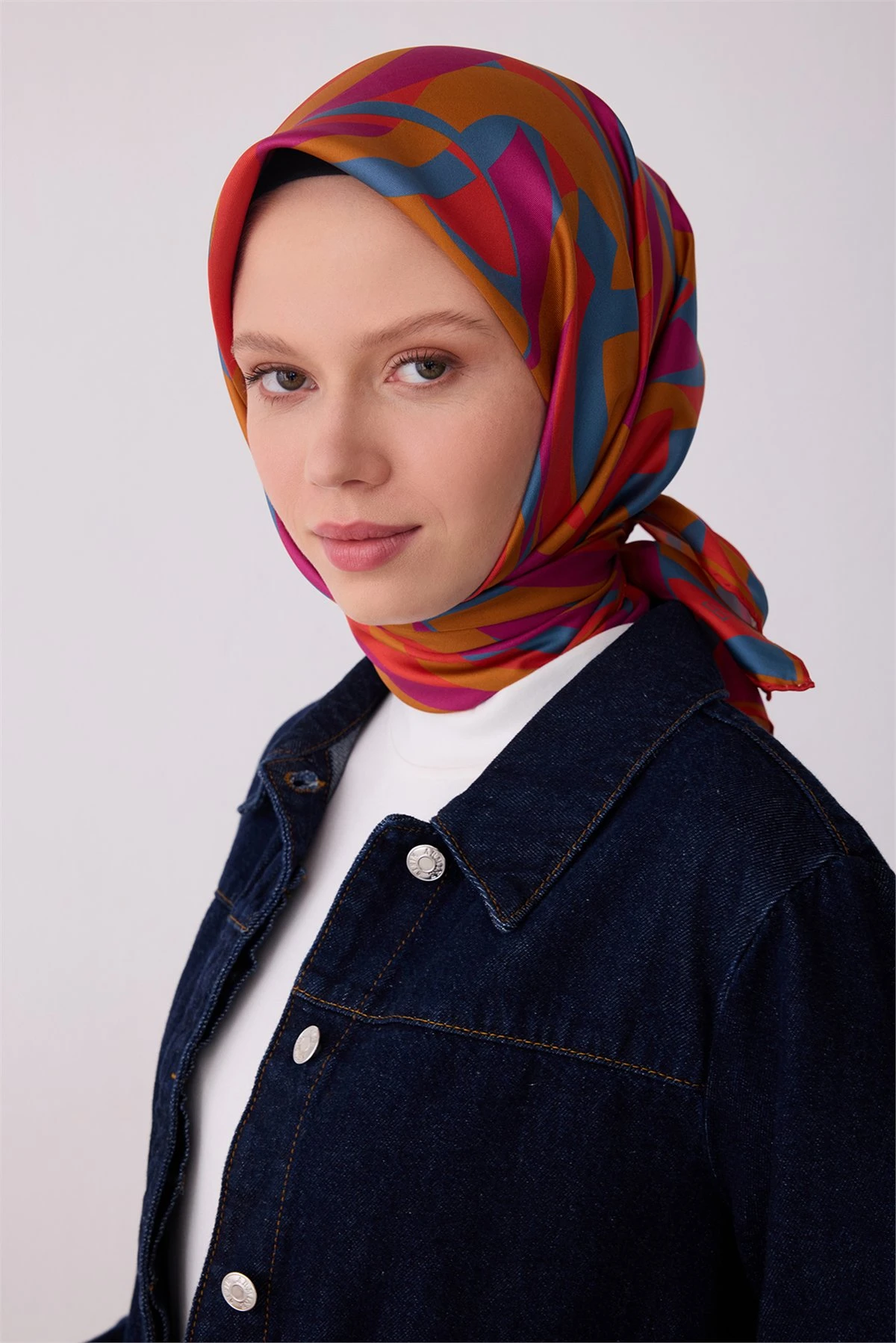 83 Belli Twill İpek Eşarp 4327D