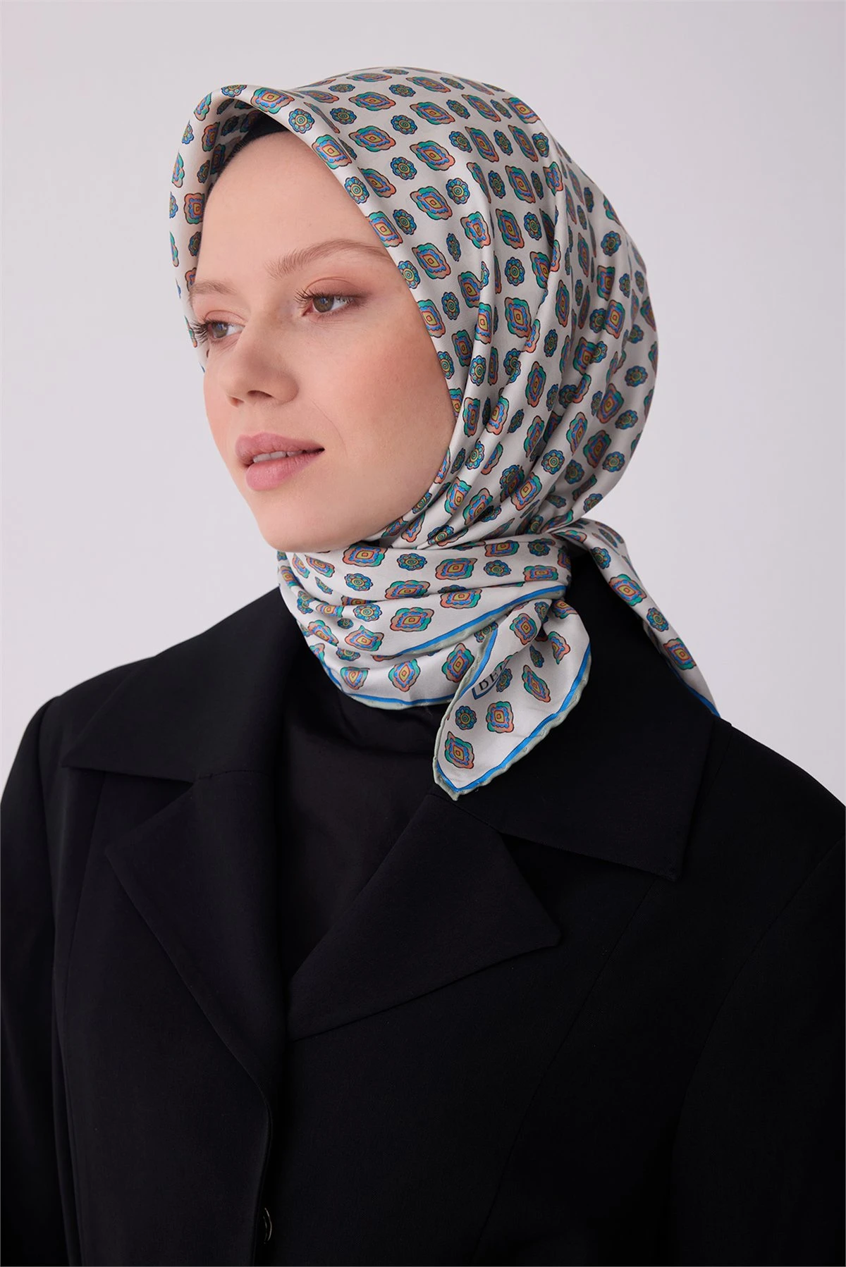 87 Belli Twill İpek Eşarp 4308D