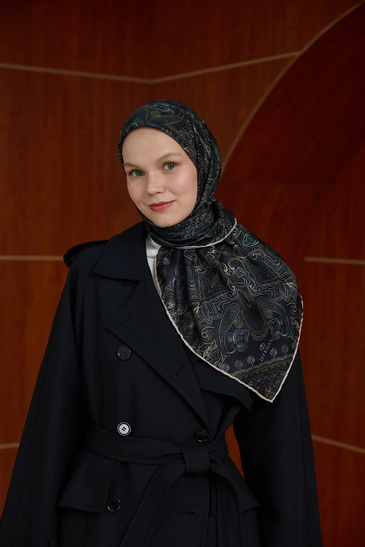 SİYAH İpekhan Winter Bloom Soft Eşarp 1243