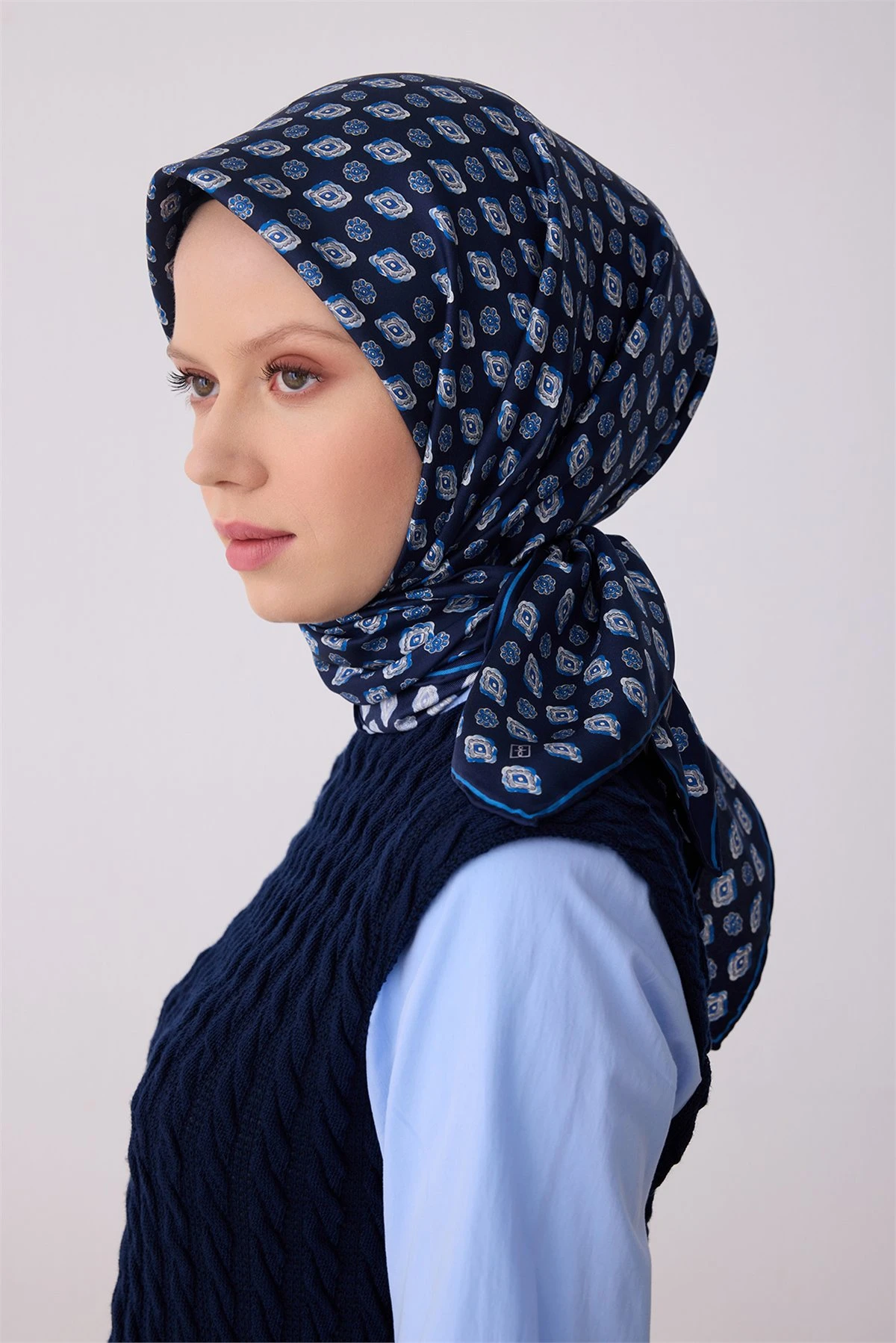 04 Belli Twill İpek Eşarp 4308D