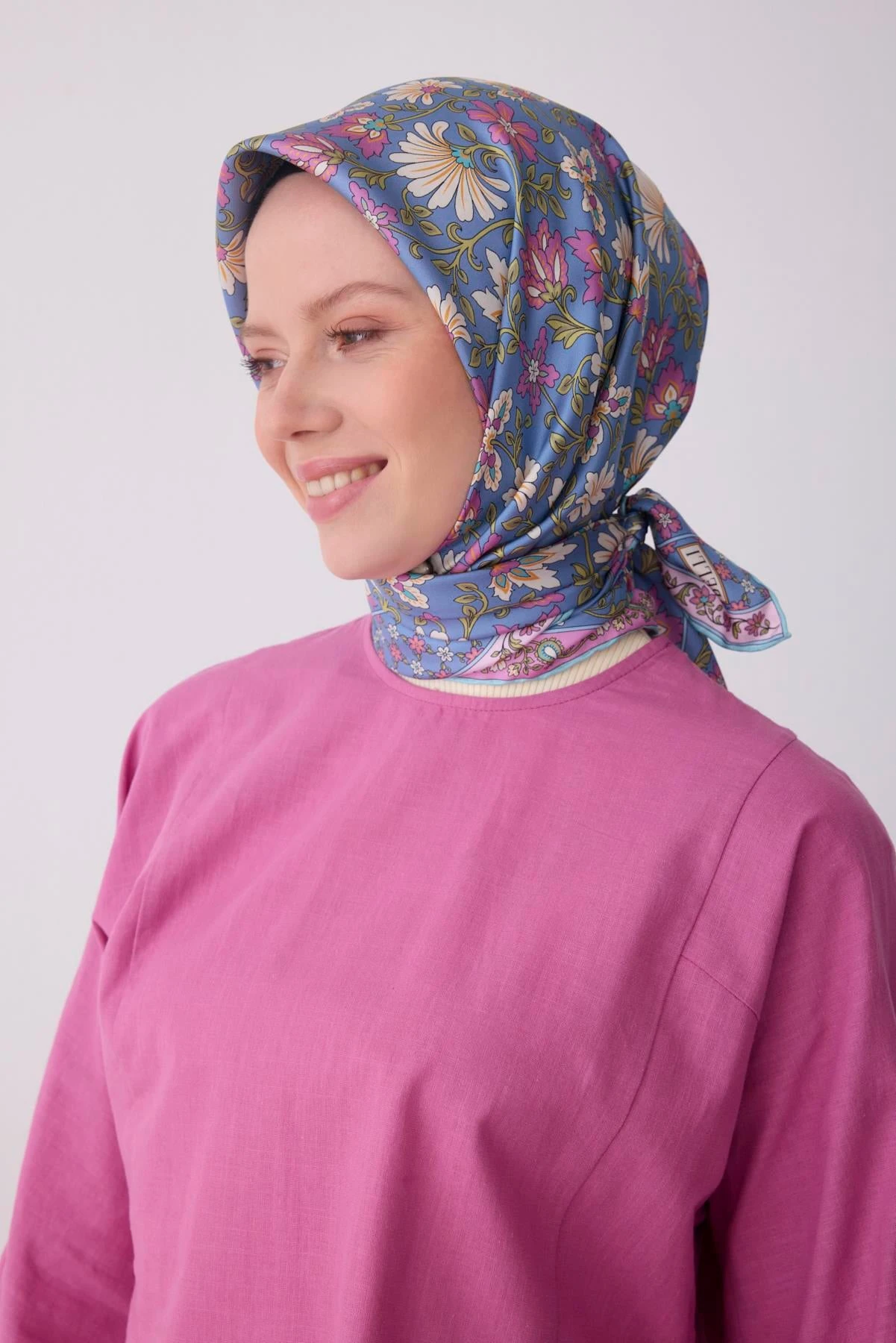 32 Belli Twill İpek Eşarp 4314D