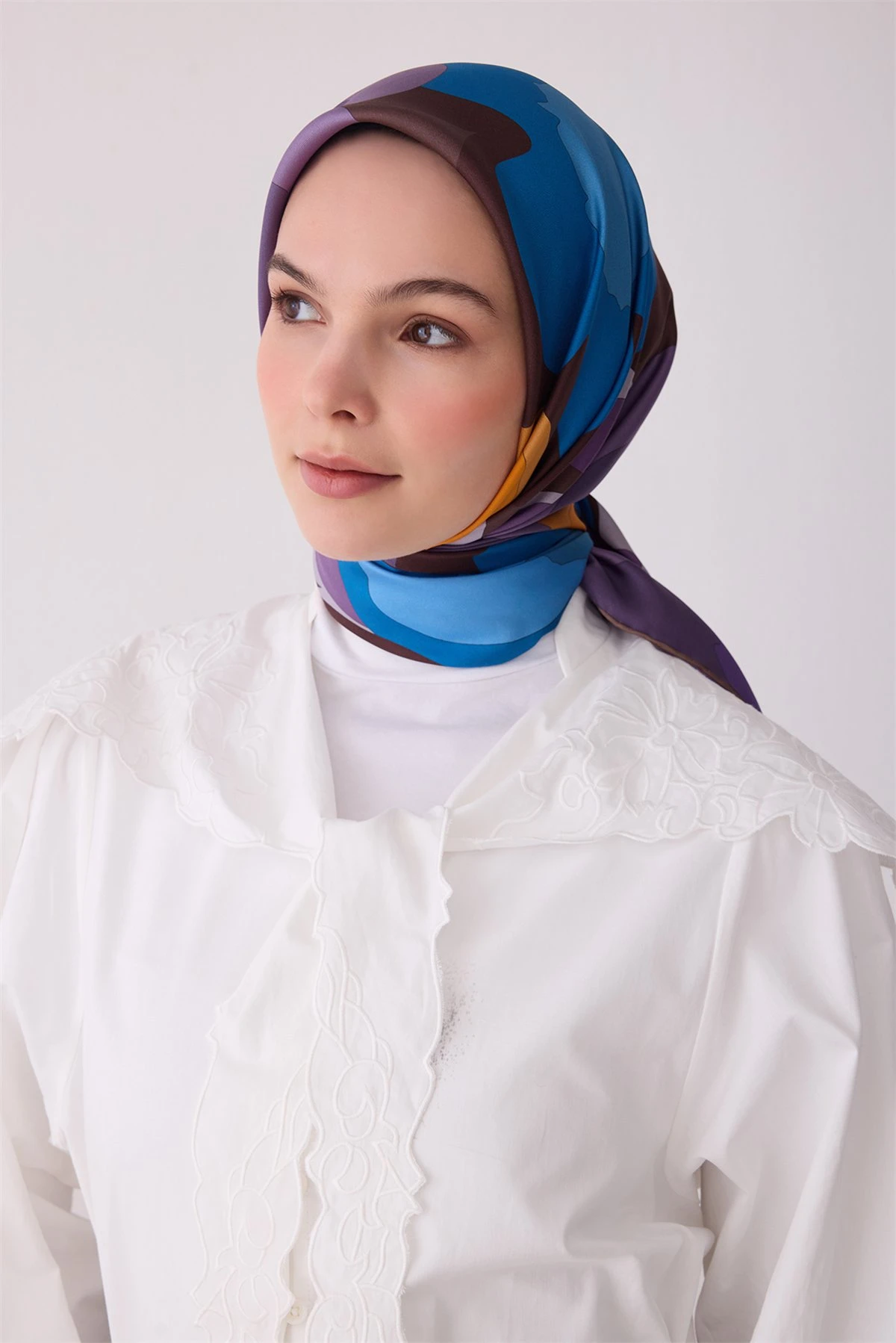 33 Belli Twill İpek Eşarp 4306D