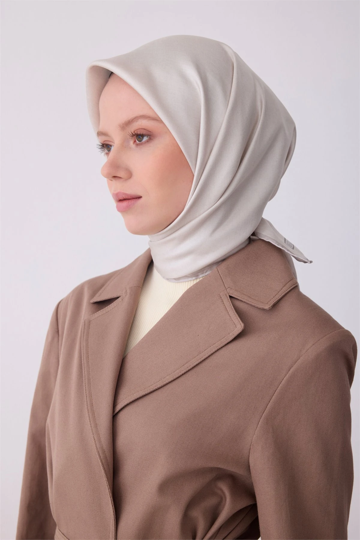 53 Belli Twill İpek Eşarp 4305D