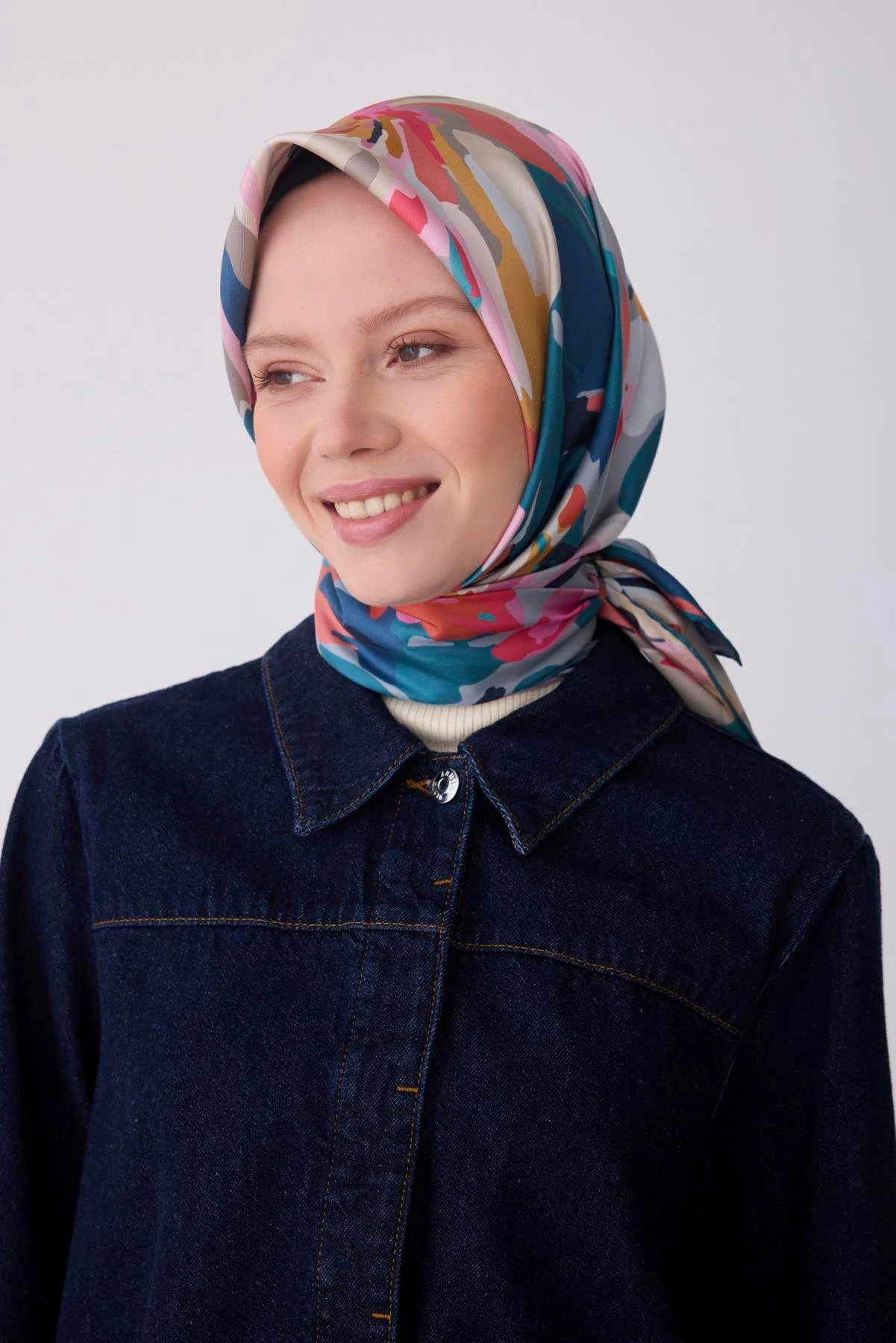 82 Belli Twill İpek Eşarp 4315D