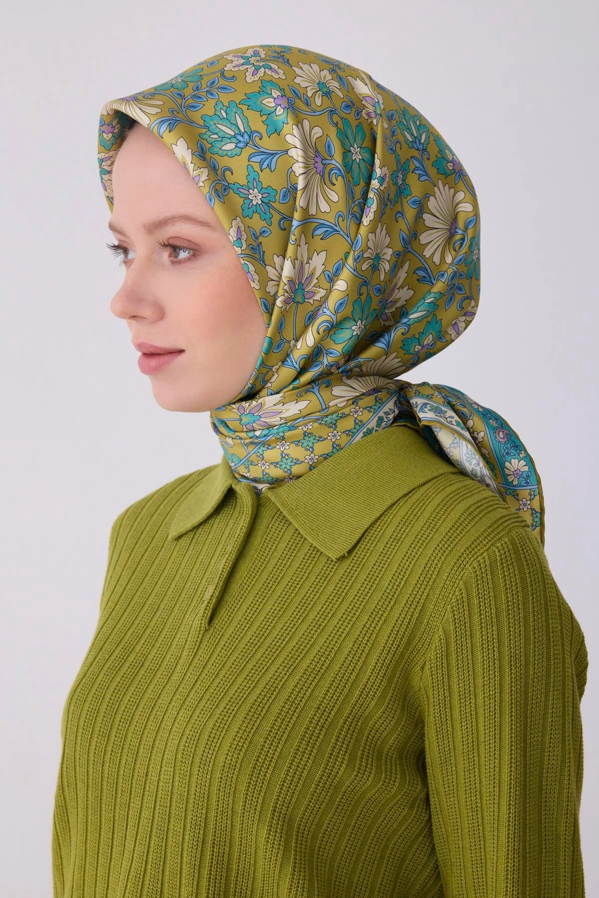 83 Belli Twill İpek Eşarp 4314D