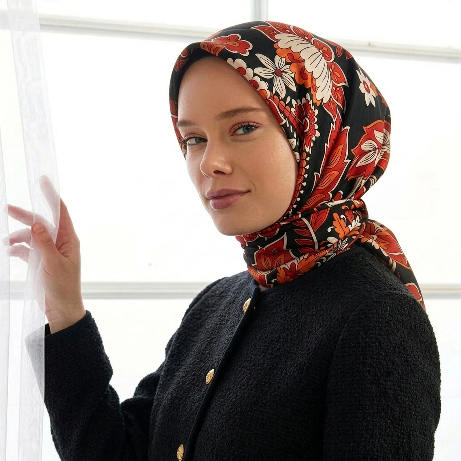 Siyah-Kırmızı İpekevi İpek Eşarp 1267