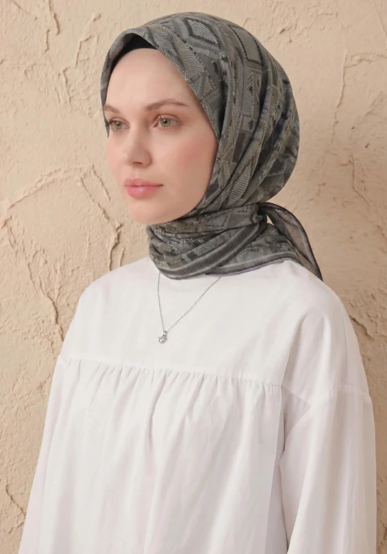 06 Silk Home Geometrik Soft Eşarp