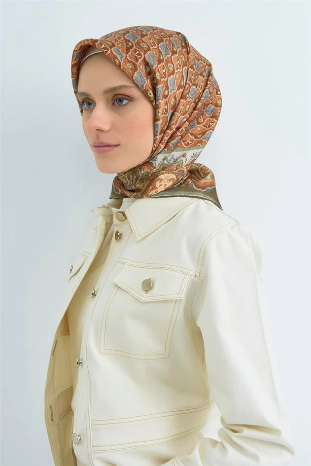 51 Armine Sura İpek Eşarp 9518D