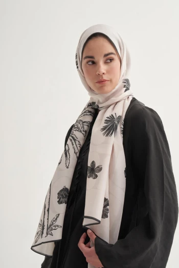 Krem Carell Noir Çiçekli Monogram Floş Şal