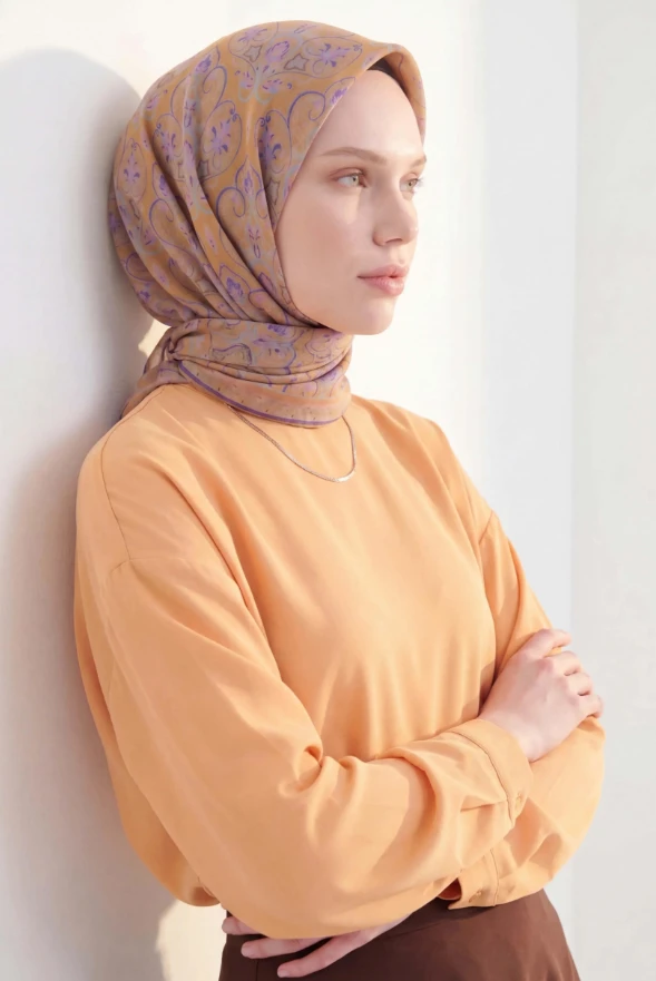 02 Silk Home Taç Desen Soft Eşarp