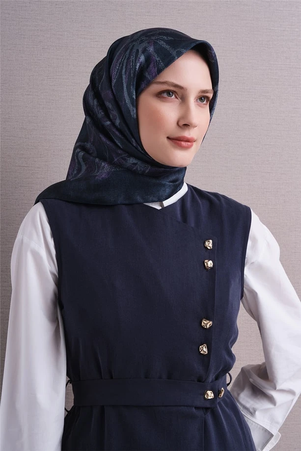 31 Armine Sura İpek Eşarp 9600D