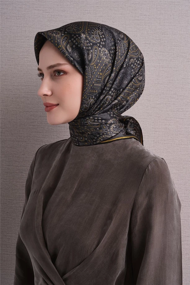 32 Armine Sura İpek Eşarp 9631D