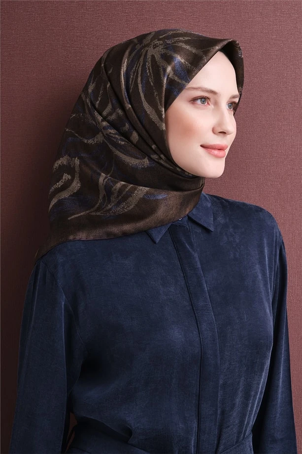 33 Armine Sura İpek Eşarp 9600D