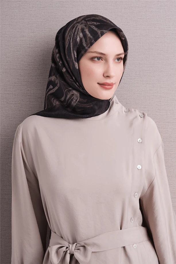52 Armine Sura İpek Eşarp 9600D