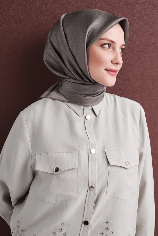 52 Armine Sura İpek Eşarp 9601D