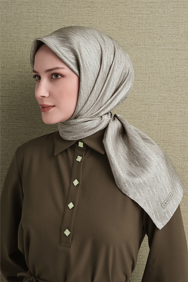 81 Armine Sura İpek Eşarp 9625D