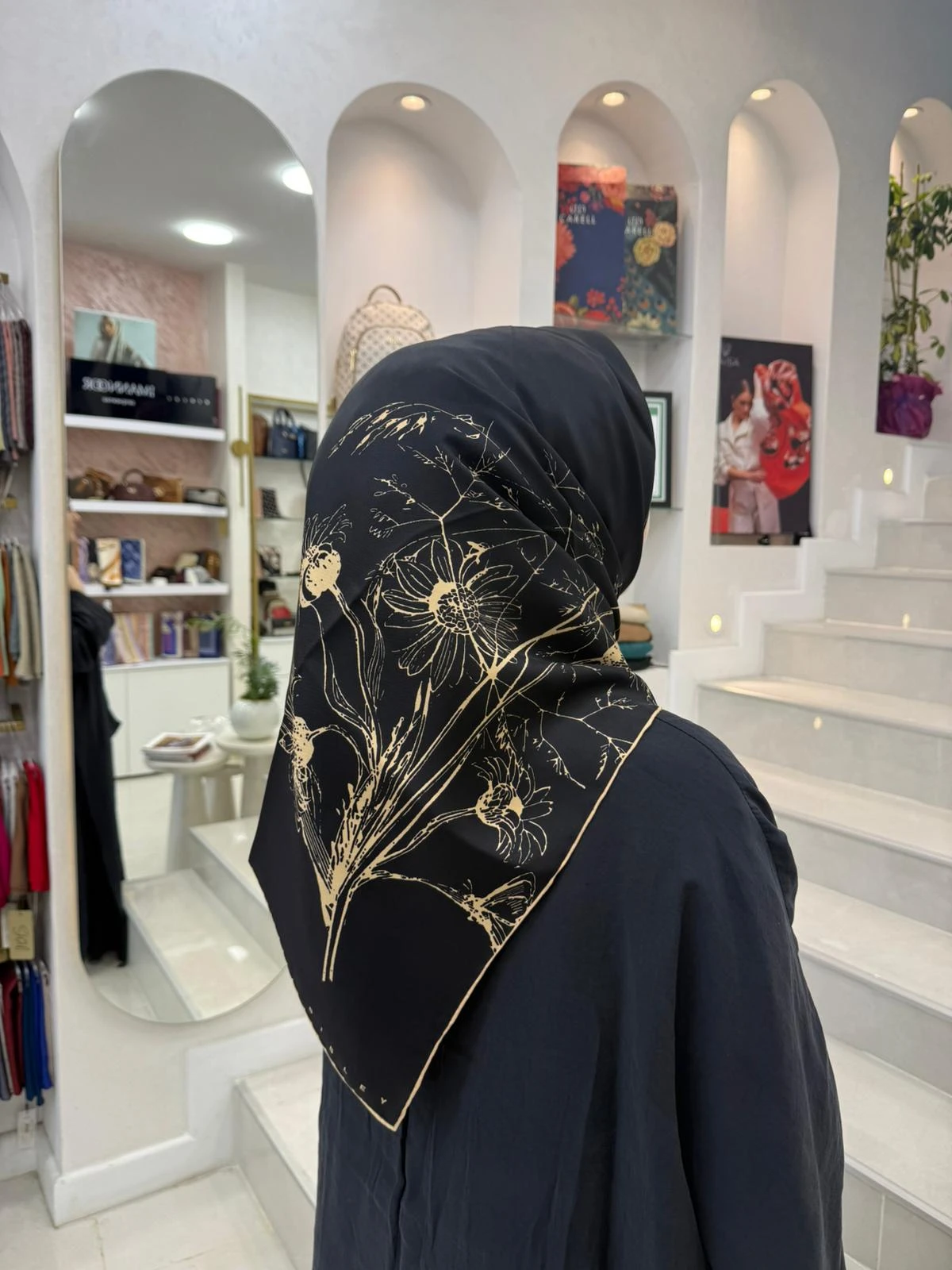 Siyah-Gold Sisley Twill İpek Eşarp 2020