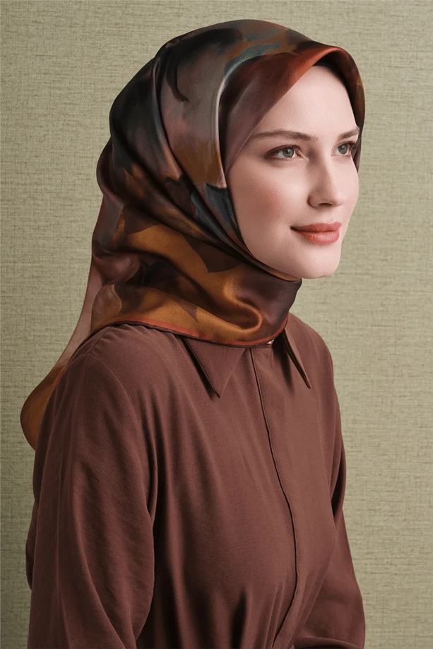 31 Armine Sura İpek Eşarp 9603D