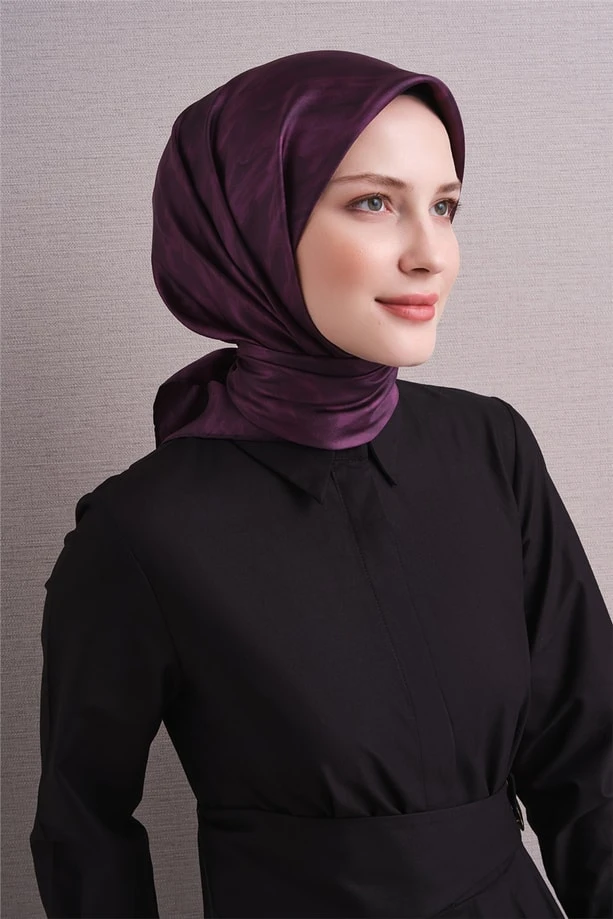 31 Armine Sura İpek Eşarp 9630D