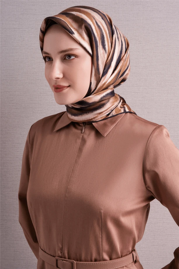 81 Armine Sura İpek Eşarp 9629D