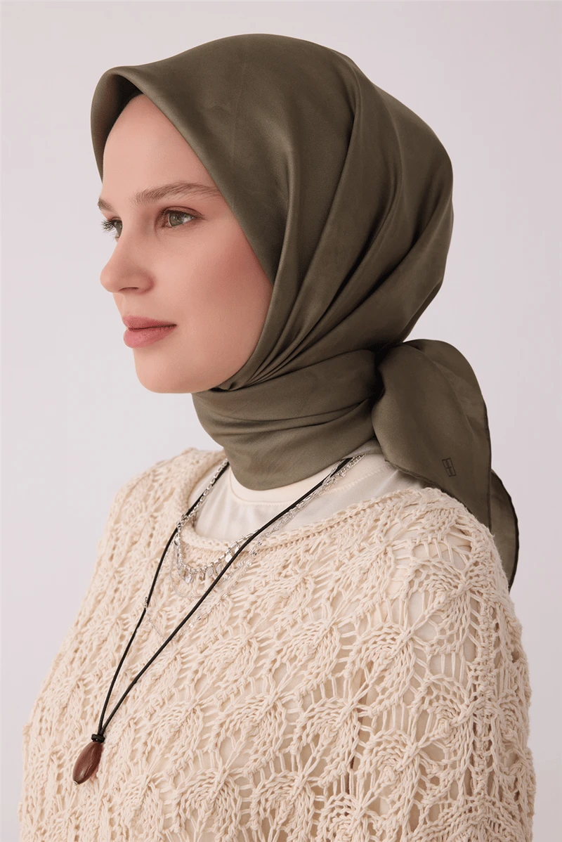 04 Belli Twill İpek Eşarp 4428D
