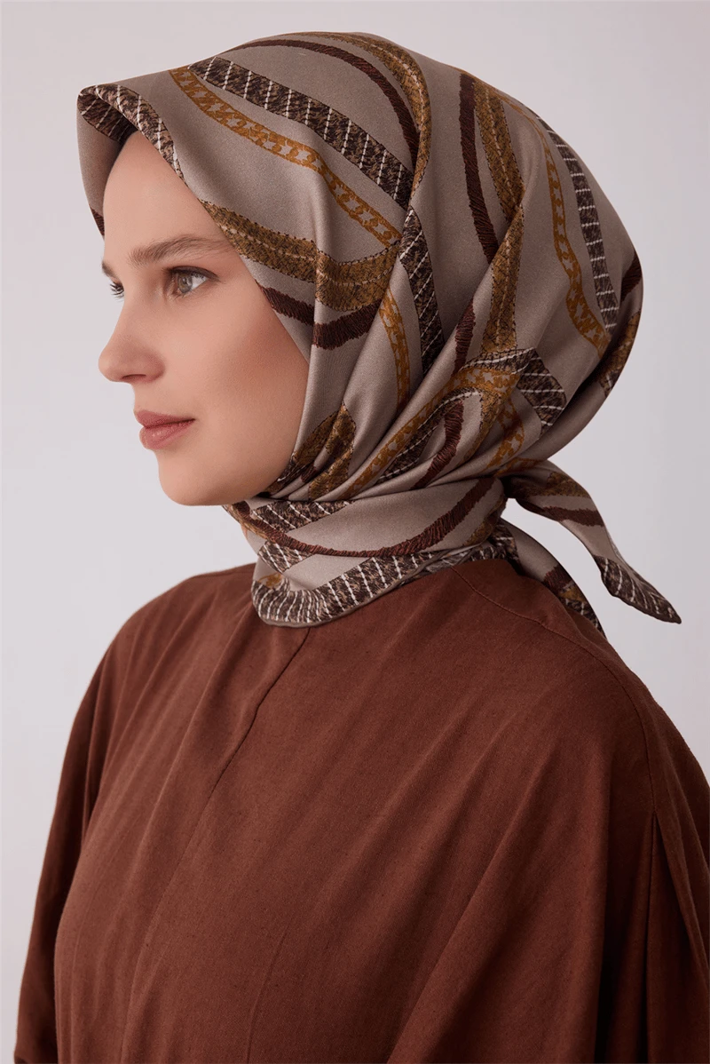 37 Belli Twill İpek Eşarp 4424D