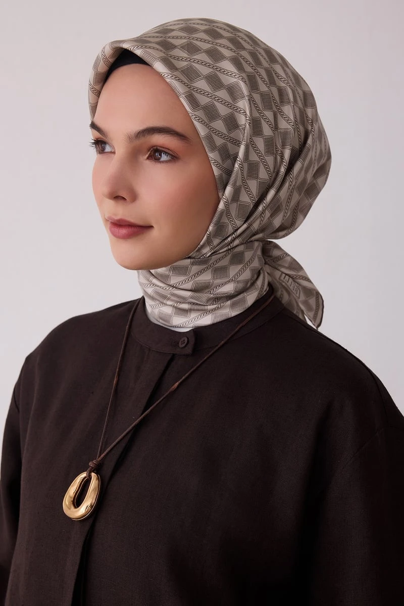 53 Belli Twill İpek Eşarp 4425D