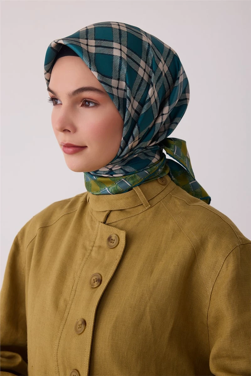 80 Belli Twill İpek Eşarp 4421D