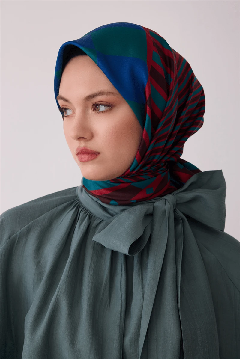 81 Belli Twill İpek Eşarp 4401D